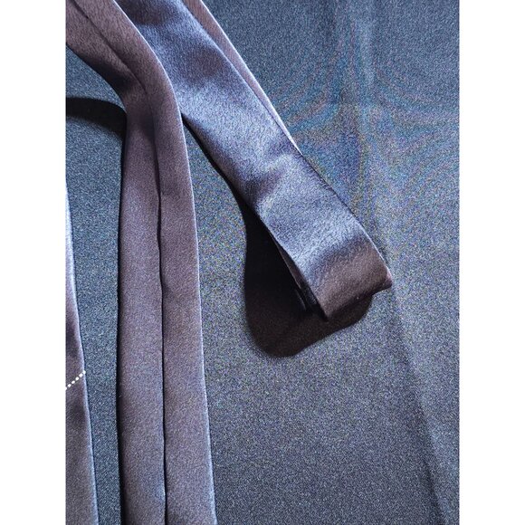 Elegant Pierre Cardin Men's Silk Tie With Modern Wave Pattern In Black & Gray - Picture 9 of 10